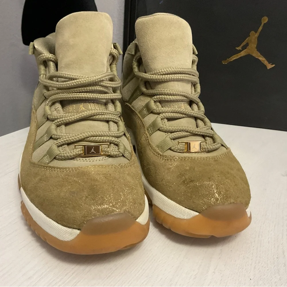 Air Jordan Retro 11’s Olive Green Sneakers Sz 9